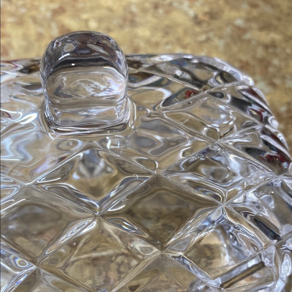 Crystal Clear Glass Butter Dish - Picture 5 of 12